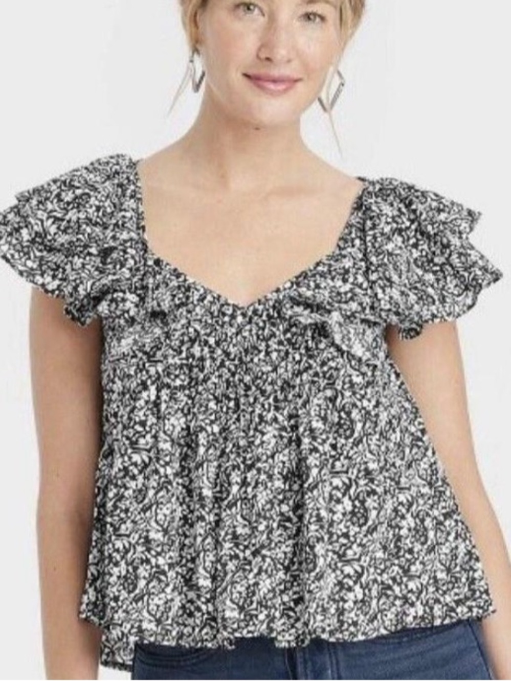 NEW Universal Thread Small Black and White Floral Ruffle Sleeve Blouse